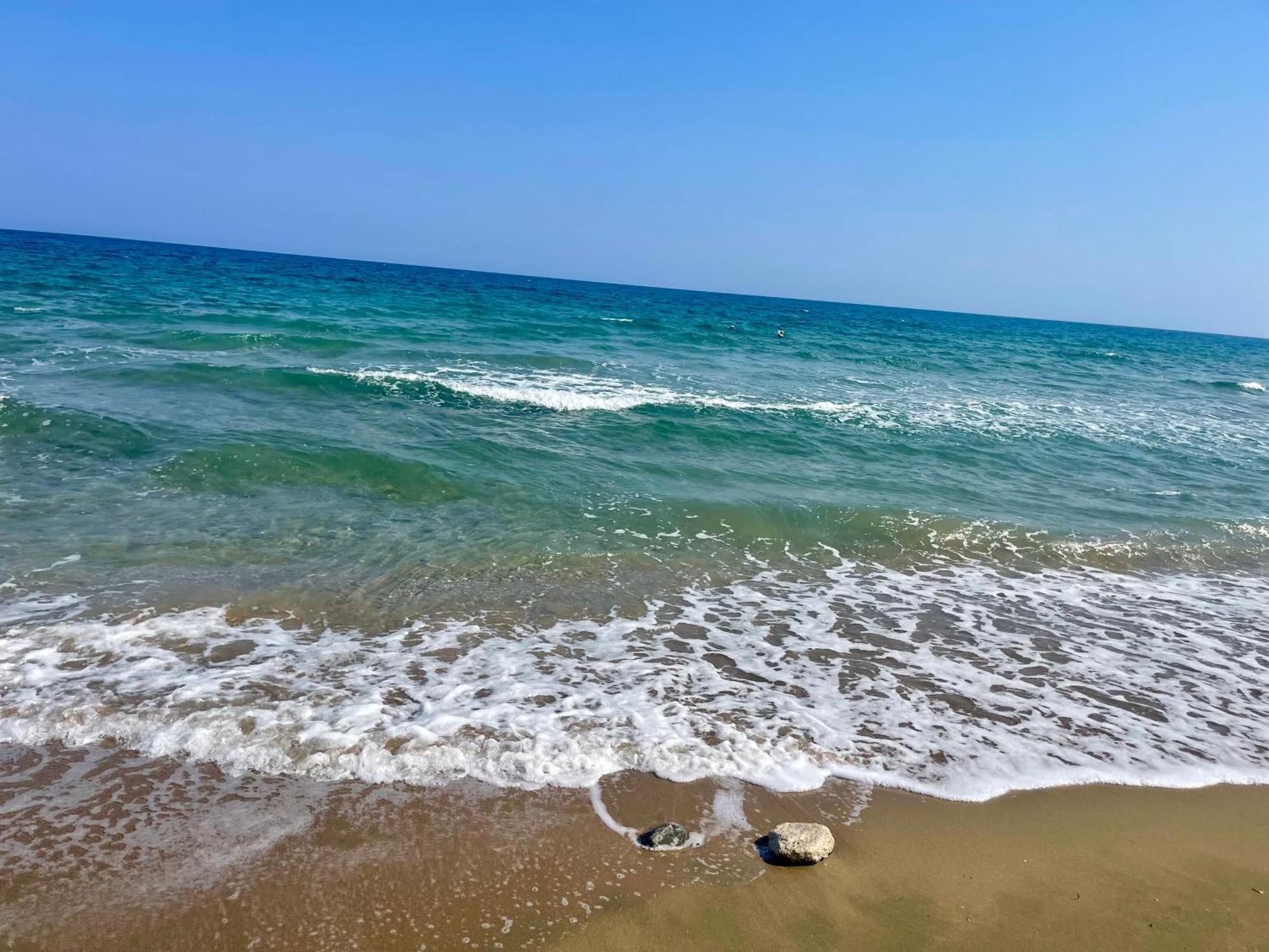 Sea View Suites By The Coast Famagusta  Bagian luar foto