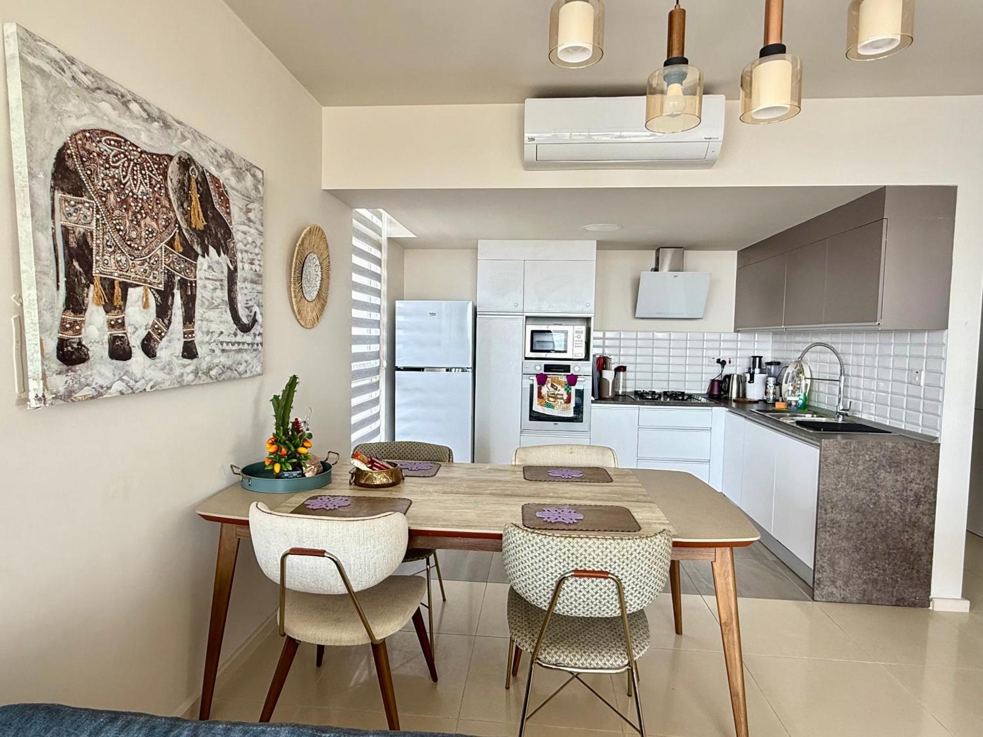 Sea View Suites By The Coast Famagusta  Bagian luar foto