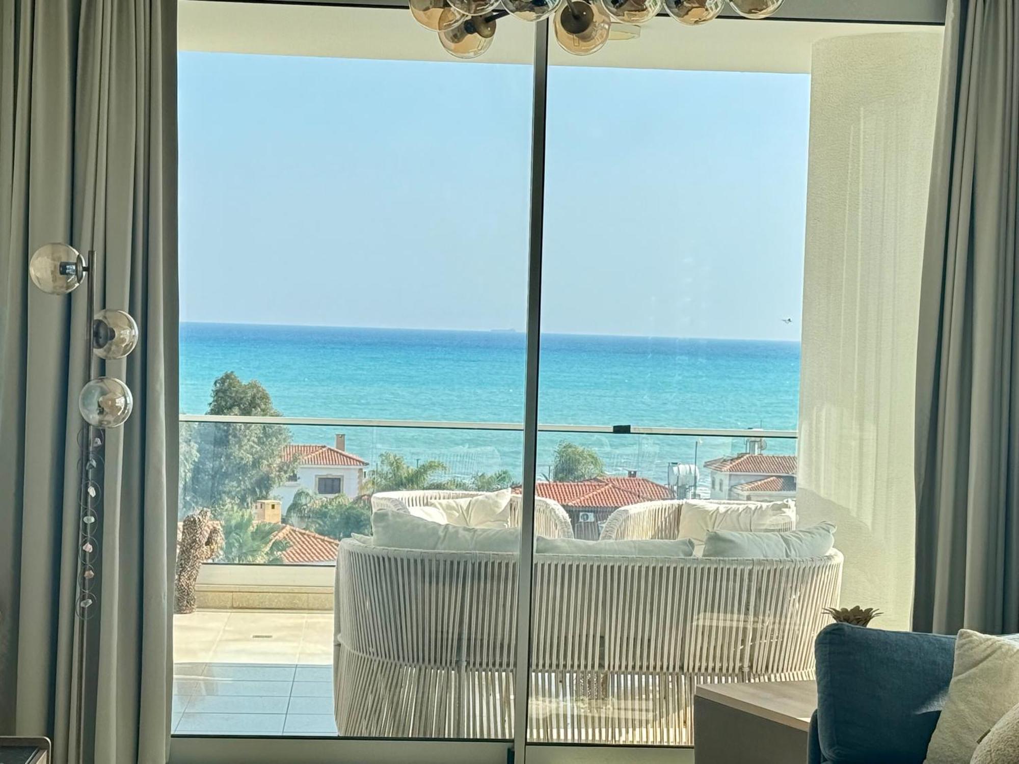 Sea View Suites By The Coast Famagusta  Bagian luar foto